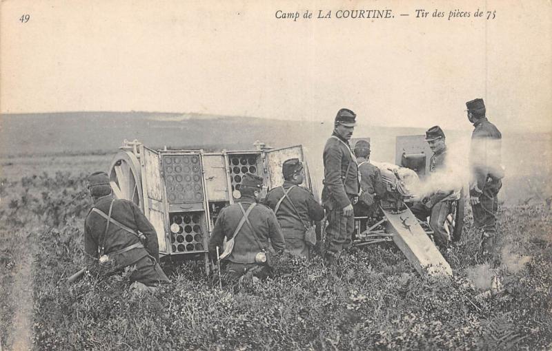 Carte postale ancienne Camp De La Courtine - Tir Des Pieces De 75 à La Courtine
