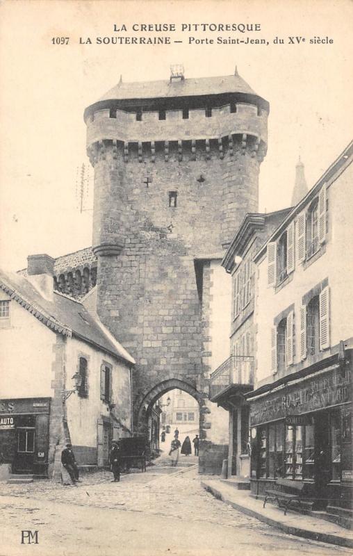 Carte postale ancienne La Souterraine - Porte Saint Jean à La Souterraine