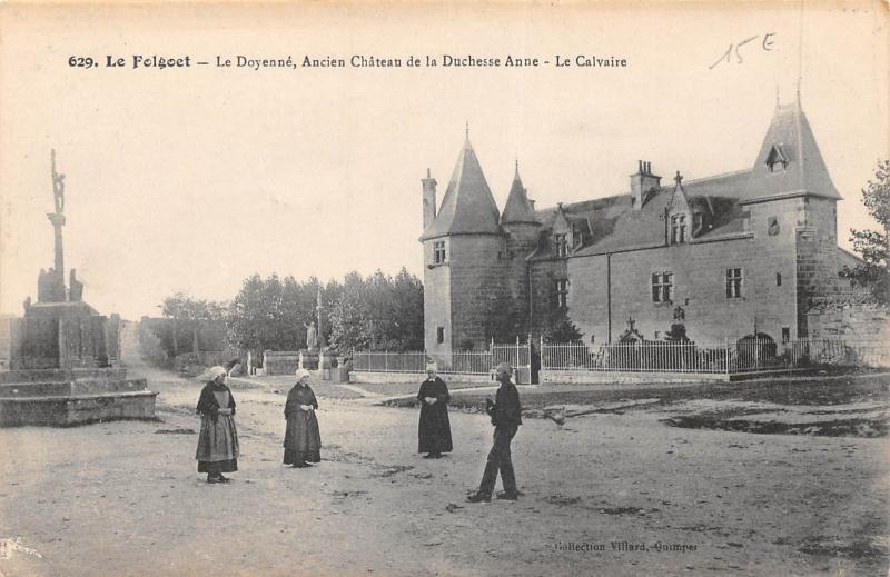 Carte postale ancienne Le Folgoet - La Doyenne - Calvaire au Folgoët