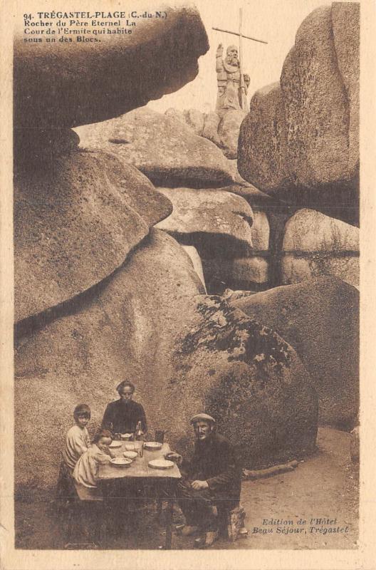Carte postale ancienne Tregastel Plage - Rocher Du Pere Eternel