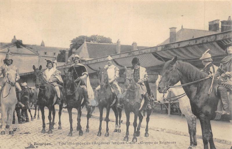 Carte postale ancienne Bourges - Fete Historique De L'Argentier - Groupe De Seigneurs à Bourges