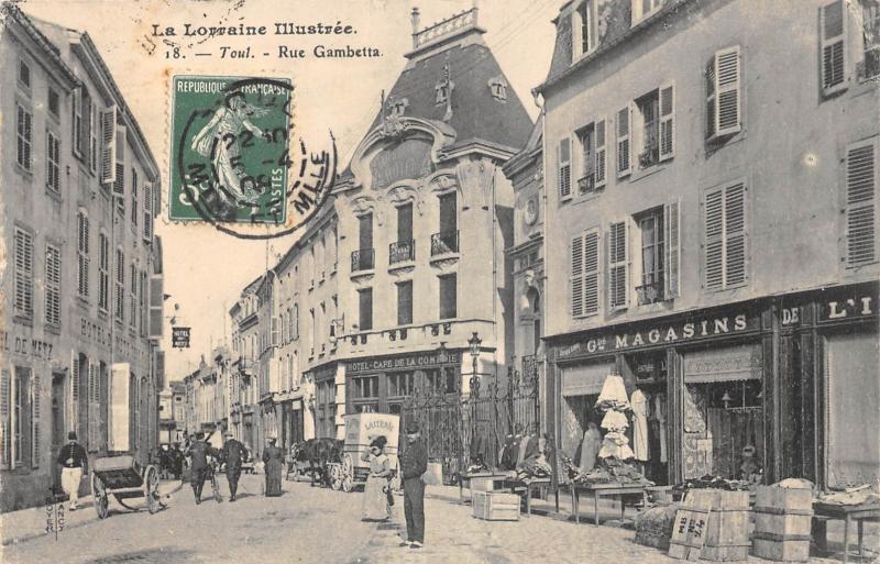 Carte postale ancienne Toul - Rue Gambetta à Toul