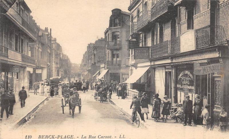 Carte postale ancienne Berck Plage - La Rue Carnot à Berck