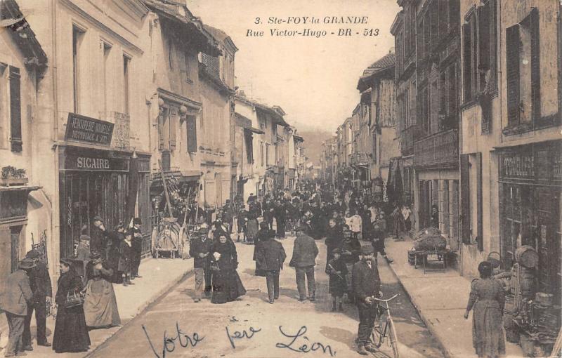 Carte postale ancienne Sainte Foy La Grande - Rue Victor Hugo à Sainte-Foy-la-Grande