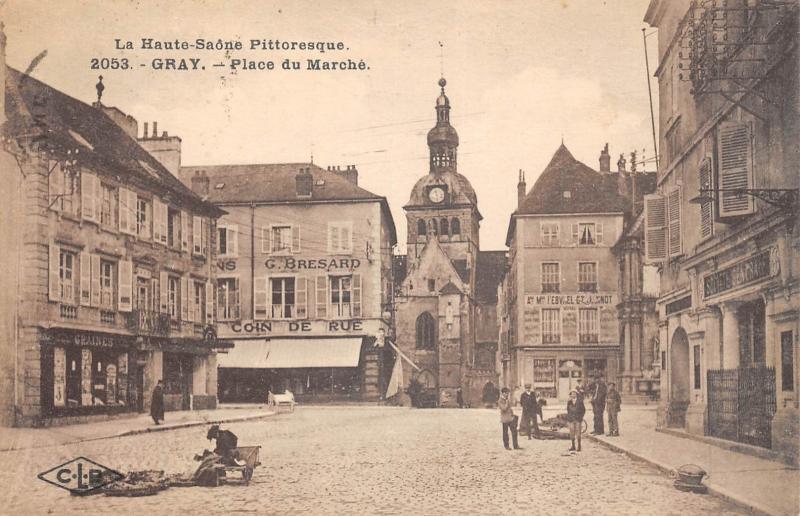 Carte postale ancienne Gray - Place Du Marche à Gray