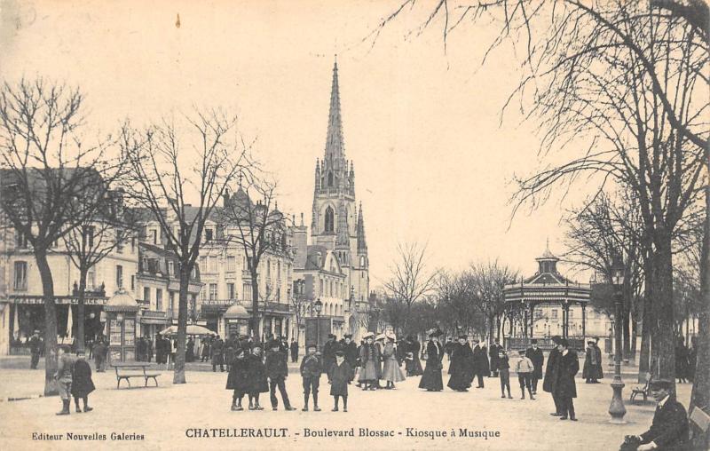 Carte postale ancienne Chatellerault - Boulevard Blossac - Kiosque A Musique à Châtellerault