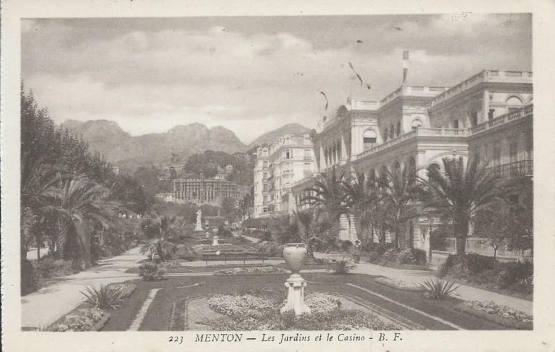 Carte postale ancienne Les Jardins et le Casino à Menton
