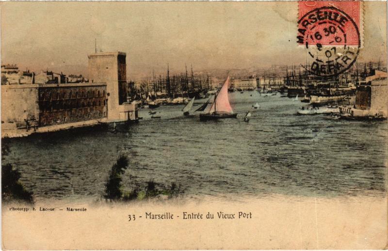 Carte postale ancienne Marseille entree du port à Marseille