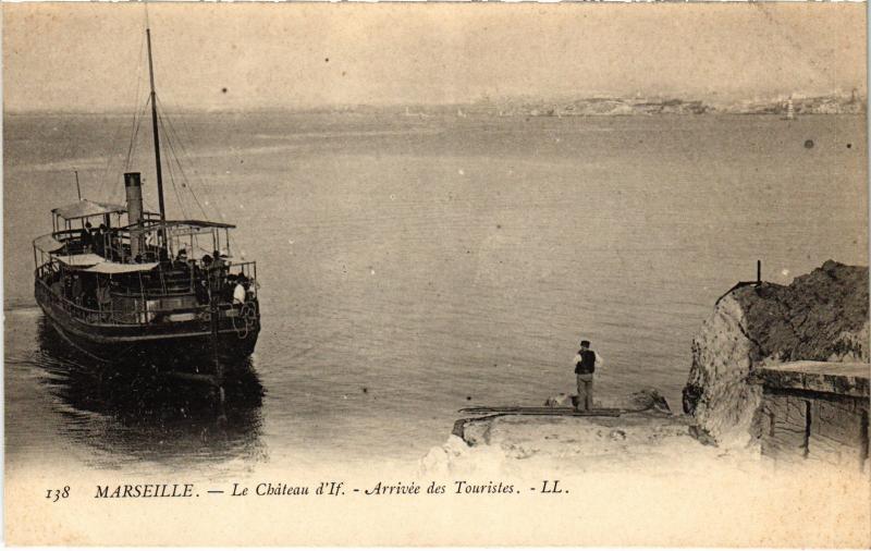 Carte postale ancienne Marseille Chateau d'If Arrivee des Touristes à Marseille