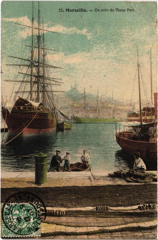 Carte postale ancienne Marseille un coin du vieux port à Marseille