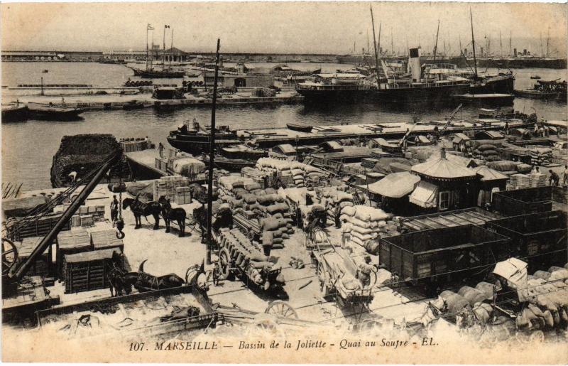 Carte postale ancienne Marseille Bassin de la Joliette à Marseille