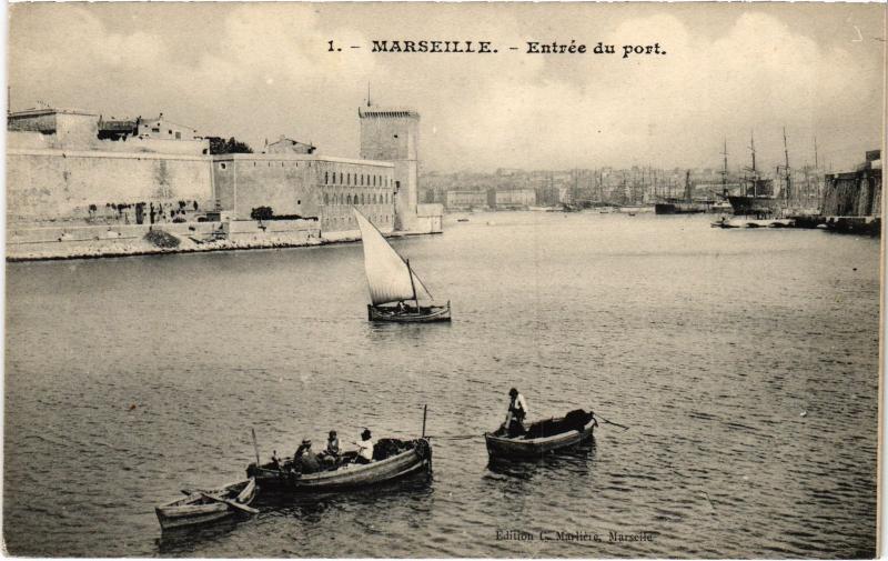 Carte postale ancienne Marseille entree du port à Marseille