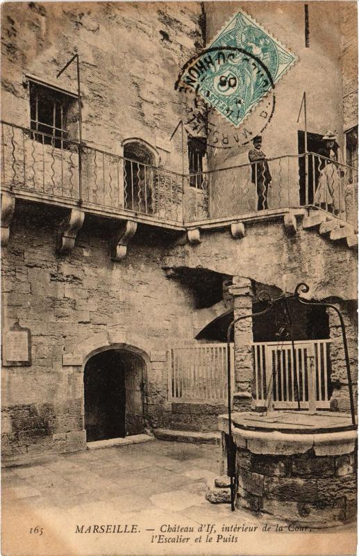 Carte postale ancienne Marseille Chateau d'If interieur de la Cour à Marseille