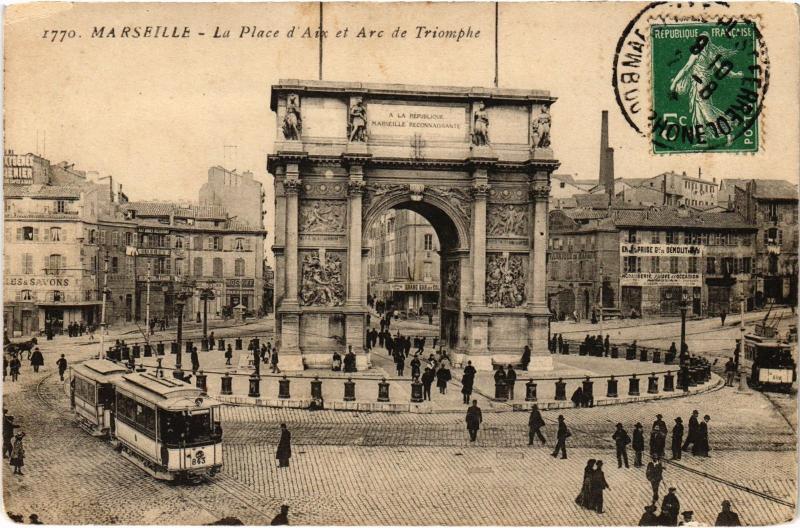 Carte postale ancienne Marseille Place d'Aix Arc de Triomphe à Marseille