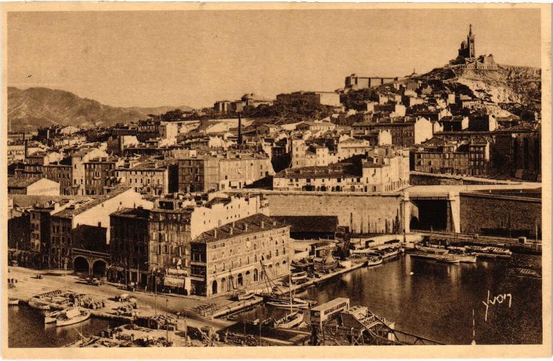 Carte postale ancienne Marseille Port de Carenage à Marseille