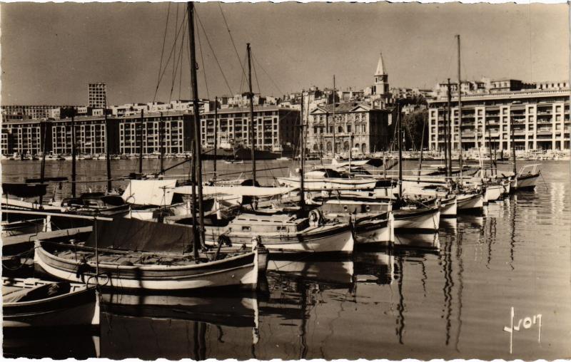 Carte postale ancienne Marseille le port et Hotel de Ville à Marseille