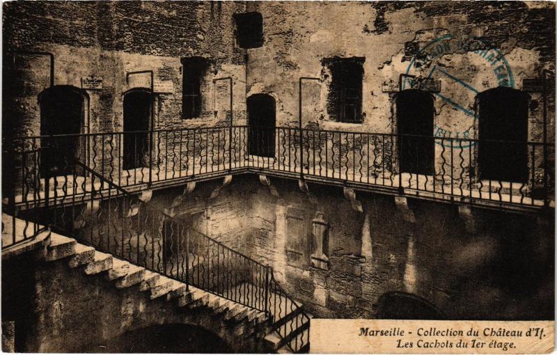 Carte postale ancienne Marseille Les Cachots du 1er etage à Marseille