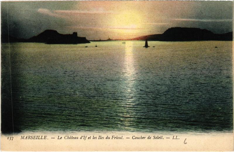 Carte postale ancienne Marseille Chateau d'If et les Iles à Marseille