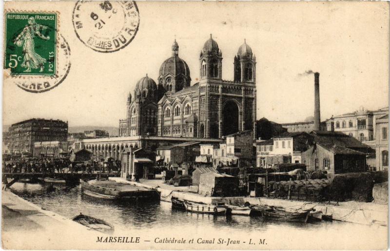 Carte postale ancienne Marseille la cathedrale et Canal Saint-Jean à Marseille