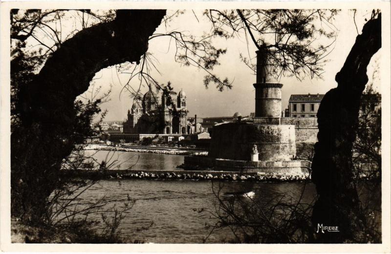 Carte postale ancienne Marseille la Cathedrale à Marseille