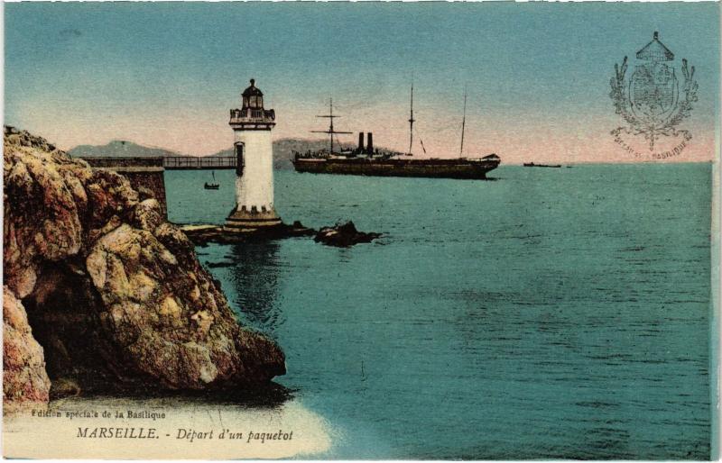 Carte postale ancienne Marseille Depart d'un paquebot à Marseille