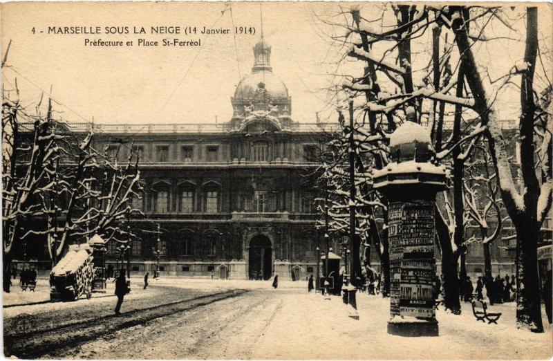 Carte postale ancienne Marseille Prefecture et Place Saint-Ferreol à Marseille