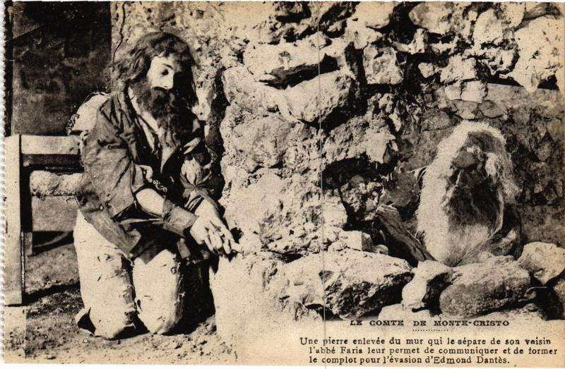 Carte postale ancienne Marseille une pierre enlevee du mur à Marseille