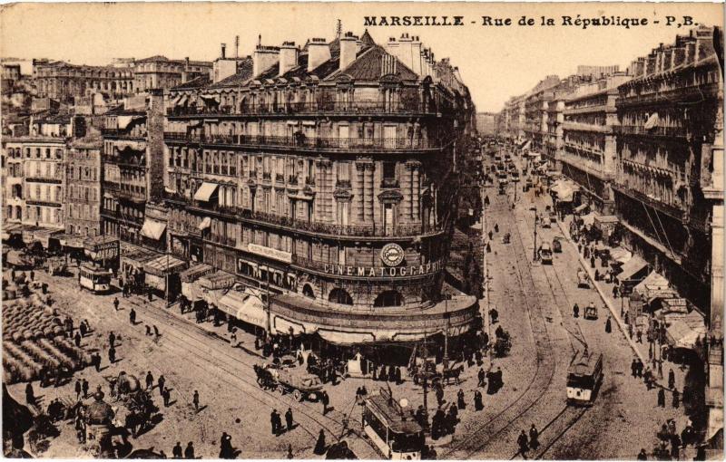 Carte postale ancienne Marseille Rue de la Repulique à Marseille