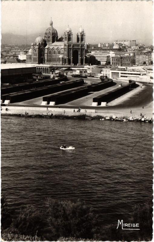 Carte postale ancienne Marseille la Cathedrale à Marseille