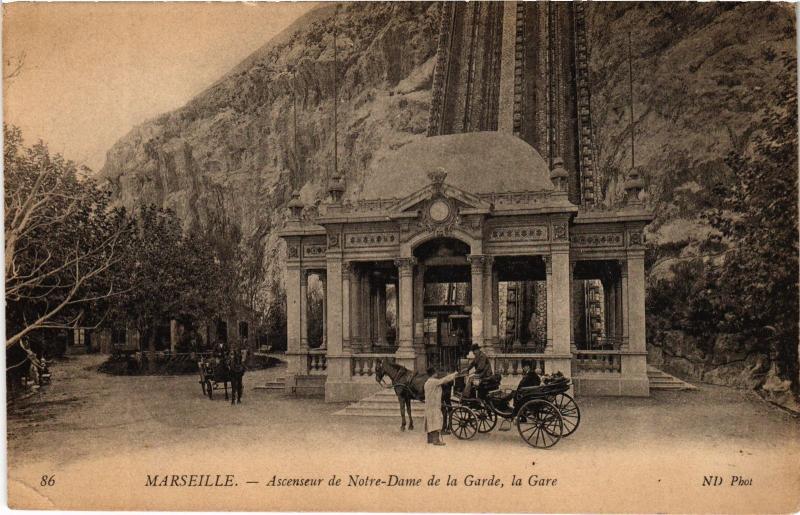 Carte postale ancienne Marseille Ascenseur de Notre Dame de la Garde à Marseille