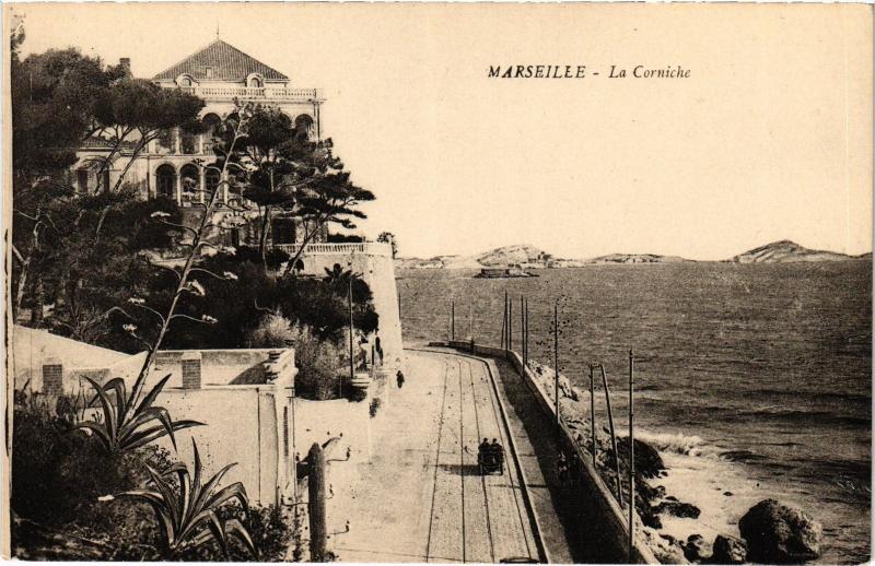 Carte postale ancienne Marseille la Corniche à Marseille
