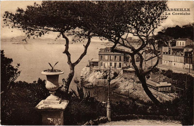 Carte postale ancienne Marseille la Corniche à Marseille