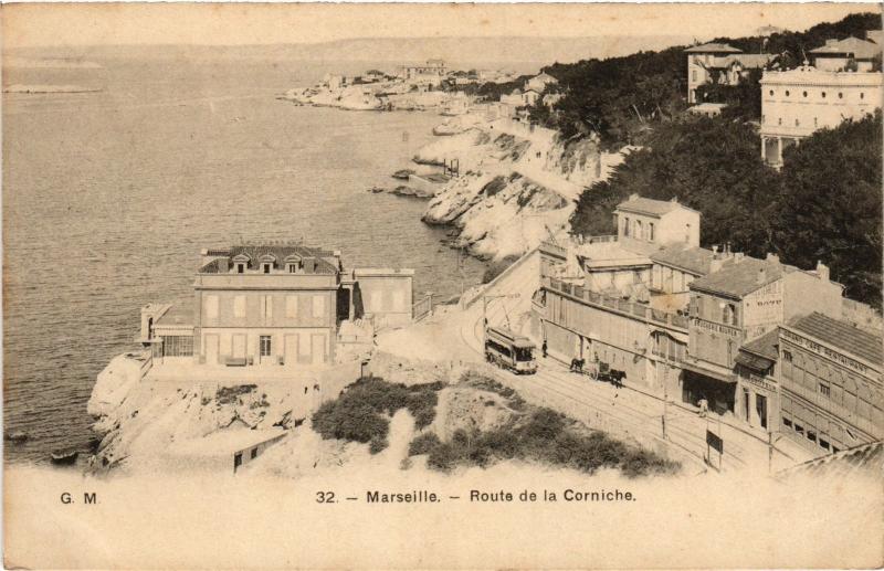 Carte postale ancienne Marseille Route de la Corniche à Marseille