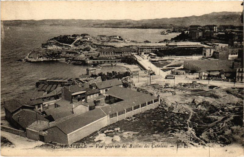 Carte postale ancienne Marseille vue generale des Catalans à Marseille