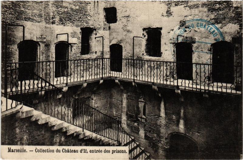 Carte postale ancienne Marseille Chateau d'If entree des prisons à Marseille