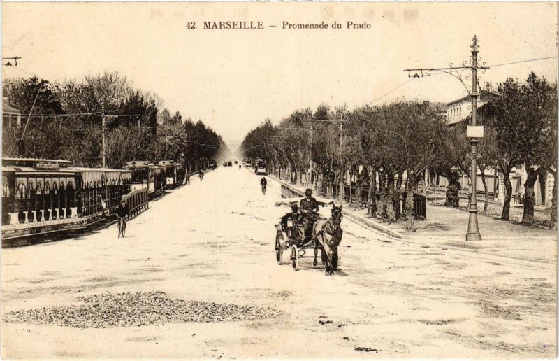 Carte postale ancienne Marseille Promenade du Prado à Marseille