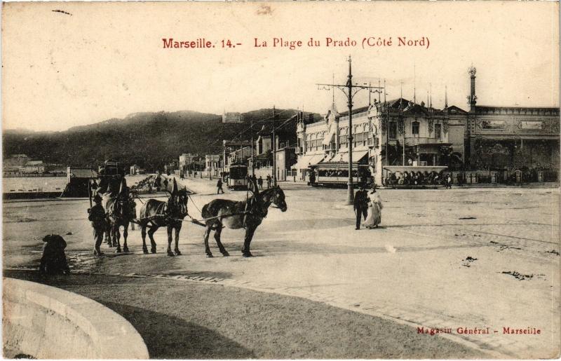 Carte postale ancienne Marseille Plage du Prado à Marseille