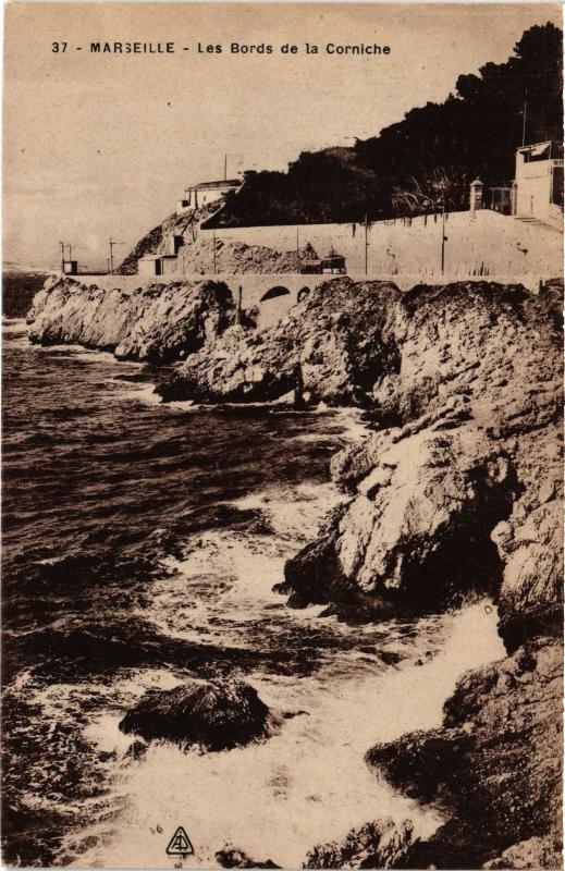 Carte postale ancienne Marseille les Bords de la Corniche à Marseille