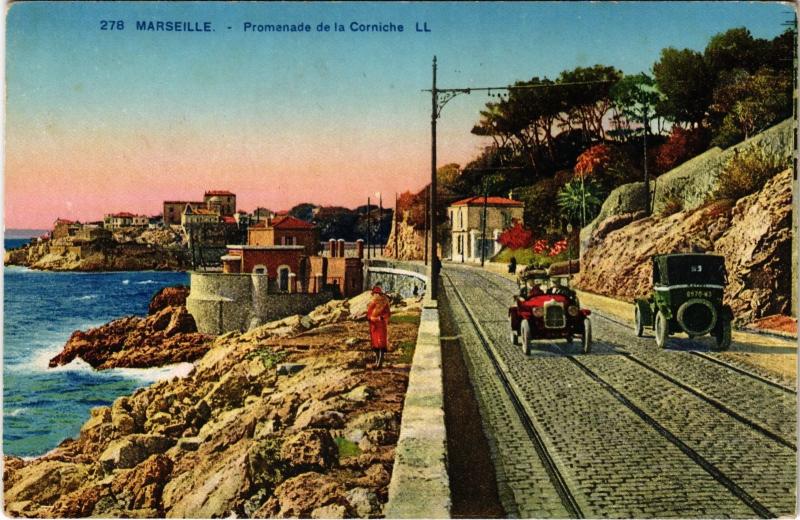 Carte postale ancienne Marseille Promenade de la Corniche à Marseille