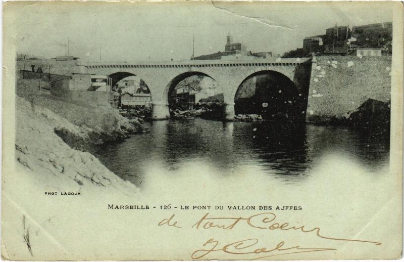 Carte postale ancienne Marseille Vallon des Auffes à Marseille