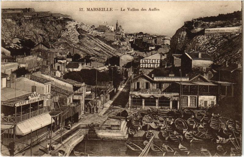 Carte postale ancienne Marseille un coin de la Corniche à Marseille