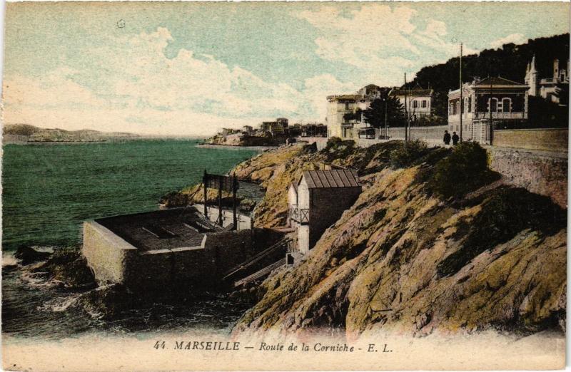 Carte postale ancienne Marseille Route de la Corniche à Marseille