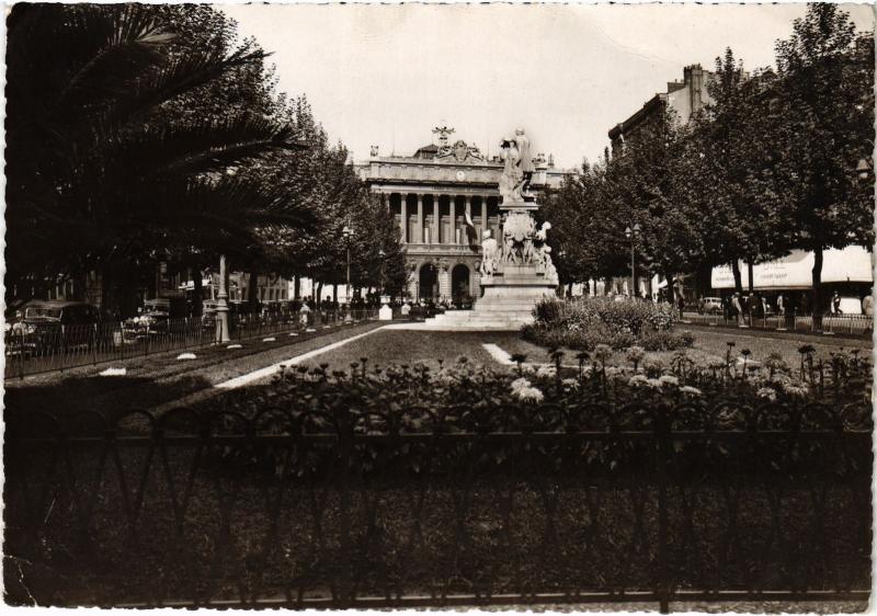 Carte postale ancienne Marseille Square de la Bourse à Marseille