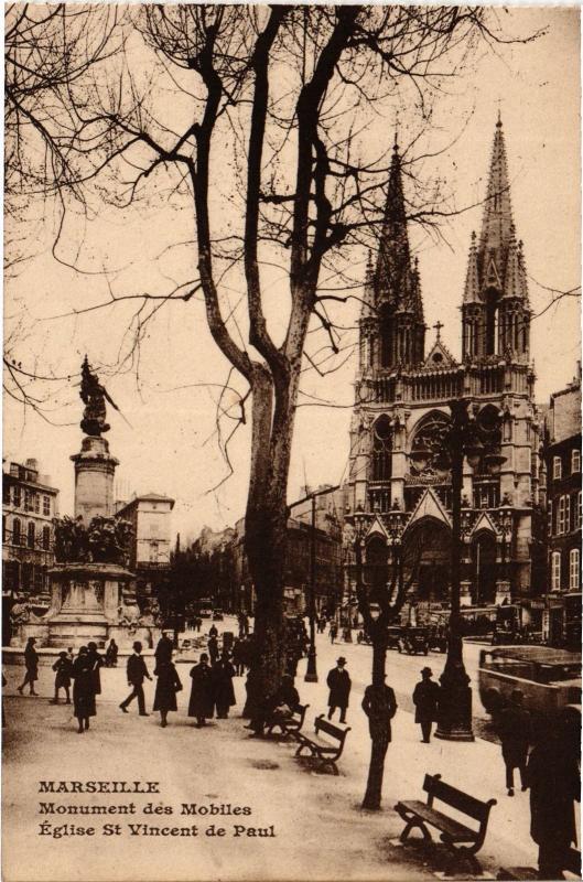 Carte postale ancienne Marseille Monument des Mobiles, Eglise Vincent de Paul à Marseille