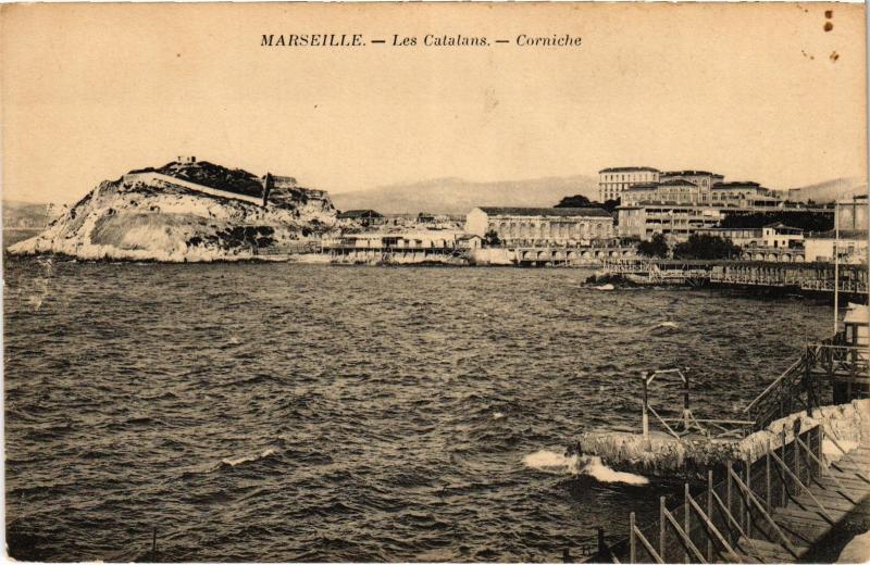 Carte postale ancienne Marseille Bains des Catalans à Marseille