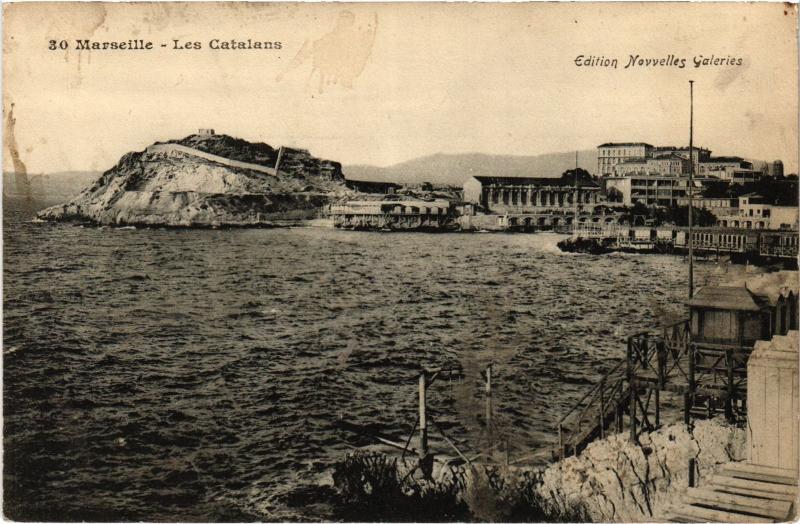 Carte postale ancienne Marseille Bains des Catalans à Marseille