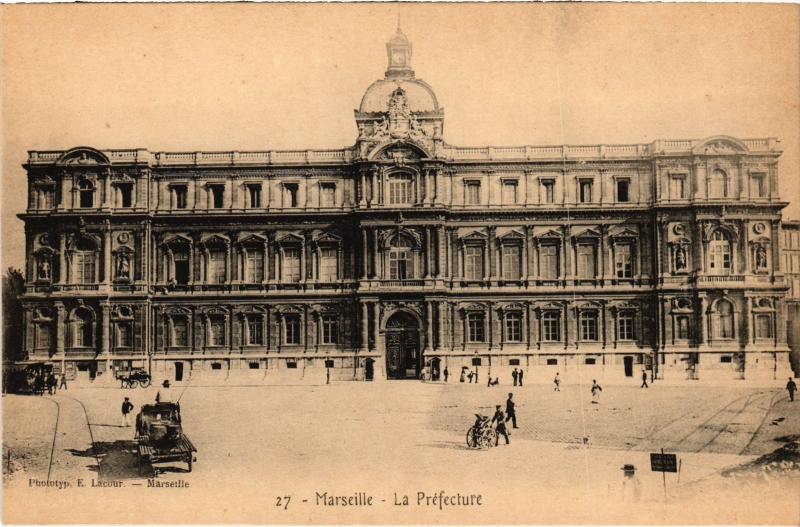 Carte postale ancienne Marseille Cours Belsunce à Marseille