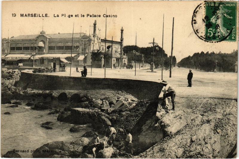 Carte postale ancienne Marseille la plage à Marseille