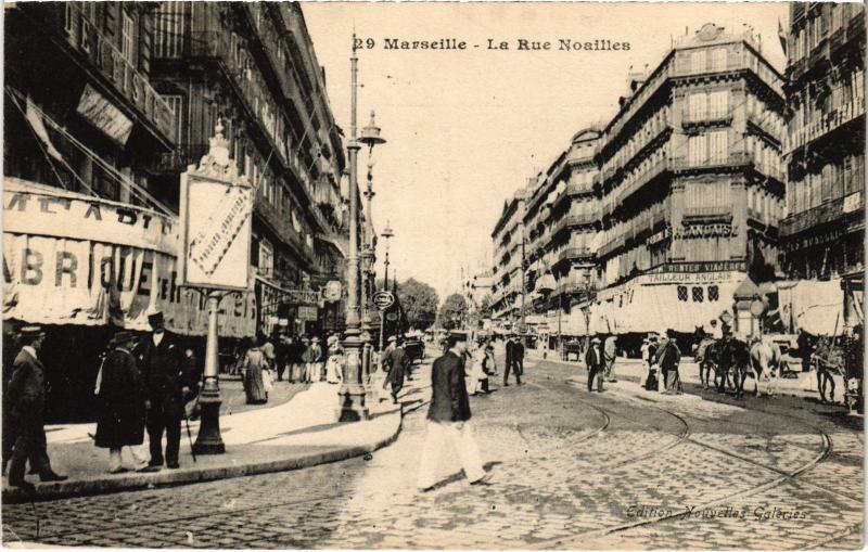 Carte postale ancienne Marseille Rue Noailles à Marseille