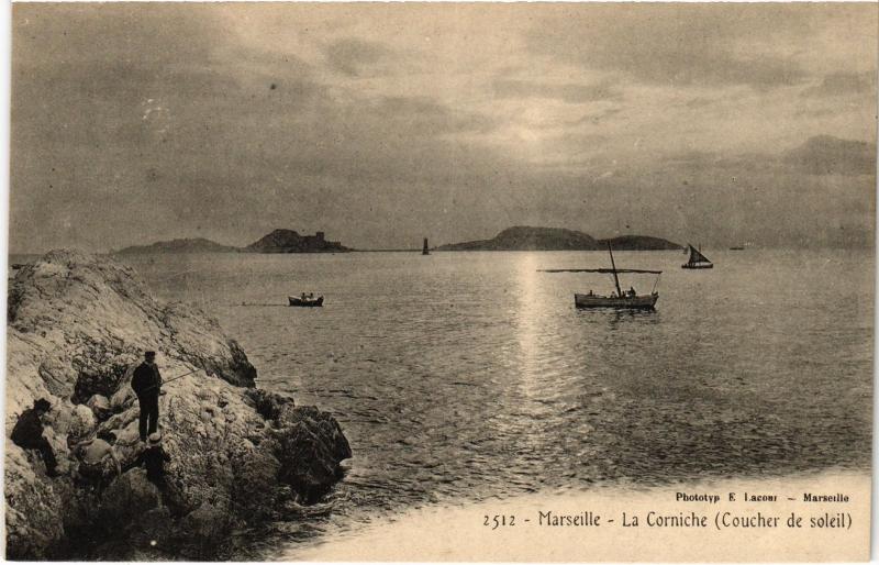 Carte postale ancienne Marseille entree du Petit Port de Maimousque à Marseille